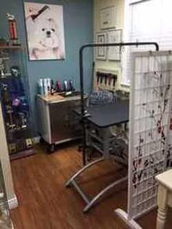 Danielle's Dog Grooming Studio logo